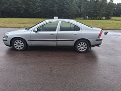 Grå Begagnad 2002 Volvo S60 Sedan | 60 000 kr (Lite dyr)