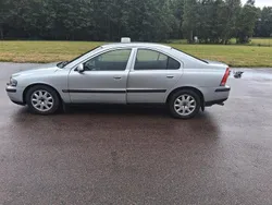Grå Begagnad 2002 Volvo S60 Sedan | 60 000 kr (Lite dyr)