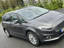 Grå Begagnad 2016 Ford S-MAX Business Edition Minibuss | 165 000 kr (Marknadspris)