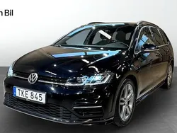 Svart Begagnad 2018 VW Golf VII R-line Kombi | 199 900 kr (Marknadspris)