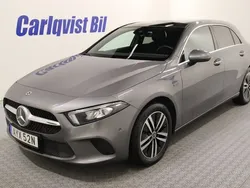 Mörkgrå (bergsgrå metallic) Begagnad 2022 Mercedes A250 Sedan | 295 000 kr (Marknadspris)