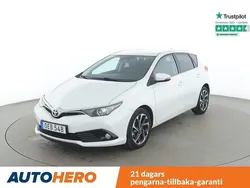 Vit Begagnad 2016 Toyota Auris Active Halvkombi | 130 000 kr (Marknadspris)