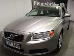 Ljusbrun Begagnad 2010 Volvo V70 Drive Kinetic Kombi | 99 900 kr (Marknadspris)