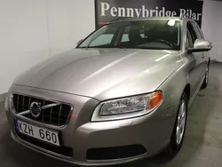 Ljusbrun Begagnad 2010 Volvo V70 Drive Kinetic Kombi | 109 900 kr (Lite dyr)