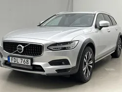Silver Begagnad 2021 Volvo V90 CC Momentum Kombi | 320 000 kr
