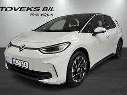 Vit (glacier white black) Begagnad 2024 VW ID.3 Pro Performance Halvkombi | 379 900 kr (Lite dyr)