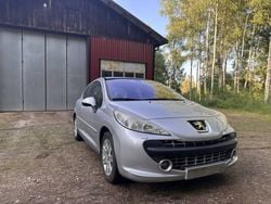Ljusgrå Begagnad 2006 Peugeot 207 Sport Halvkombi | 39 500 kr (Lite dyr)