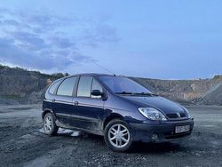 Blå Begagnad 2002 Renault Scénic Expression Minibuss | 4 000 kr