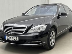 Svart Begagnad 2010 Mercedes S400 Sedan | 179 000 kr