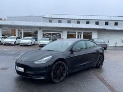 Svart Begagnad 2022 Tesla Model 3 Performance Sedan | 309 900 kr (Marknadspris)
