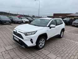 Vit Begagnad 2021 Toyota RAV4 Hybrid SUV | 249 900 kr (Bra pris)