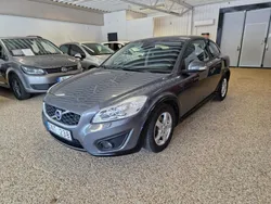 Grå Begagnad 2011 Volvo C30 Momentum Halvkombi | 69 900 kr (Marknadspris)