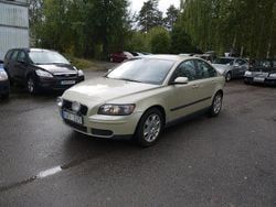 Ljusgrön (grön) Begagnad 2006 Volvo S40 Sedan | 27 000 kr (Marknadspris)
