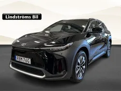Svart Begagnad 2024 Toyota bZ4X Executive SUV | 539 000 kr (Marknadspris)