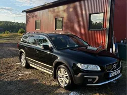 Svart Begagnad 2016 Volvo XC70 Momentum SUV | 122 000 kr (Bra pris)