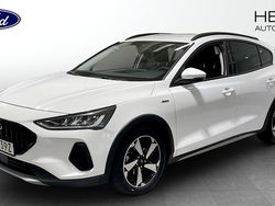 Vit (white) Begagnad 2022 Ford Focus Active Halvkombi | 219 900 kr (Marknadspris)