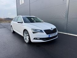 Vit Begagnad 2019 Skoda Superb Business Line Kombi | 249 900 kr (Bra pris)