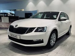 Vit Begagnad 2018 Skoda Octavia Ambition Halvkombi | 129 900 kr (Bra pris)