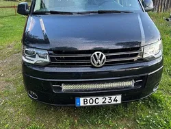 Svart Begagnad 2014 VW Multivan Minibuss | 199 999 kr