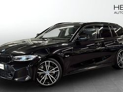 Svart (black) Begagnad 2022 BMW 330e M Sport Kombi | 387 700 kr (Dyr)