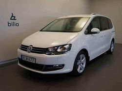 Vit Begagnad 2018 VW Sharan Minibuss | 259 500 kr (Marknadspris)