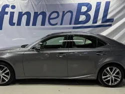 Grå Begagnad 2017 Lexus IS300h Executive Line Sedan | 219 500 kr (Marknadspris)