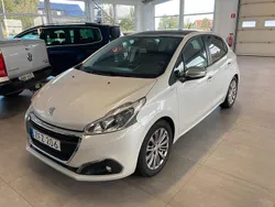 Vit Begagnad 2018 Peugeot 208 Style Halvkombi | 104 500 kr (Marknadspris)
