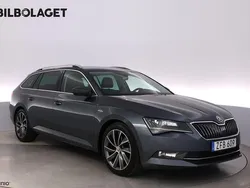 Mörkgrå (grå) Begagnad 2017 Skoda Superb Kombi | 229 000 kr (Marknadspris)