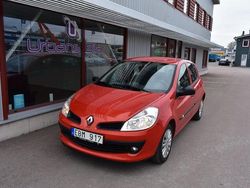 Mörkröd Begagnad 2006 Renault Clio II Halvkombi | 34 900 kr (Lite dyr)