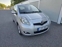 Silver Begagnad 2010 Toyota Yaris Halvkombi | 45 000 kr (Marknadspris)