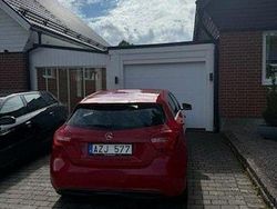 Röd Begagnad 2013 Mercedes A200 Style Halvkombi | 115 000 kr (Dyr)