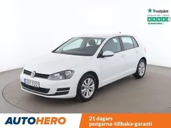 Vit Begagnad 2016 VW Golf VII Halvkombi | 139 000 kr (Marknadspris)