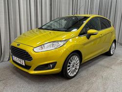 Gul Begagnad 2014 Ford Fiesta Titanium Halvkombi | 59 900 kr (Marknadspris)