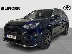 Blå Begagnad 2020 Toyota RAV4 Hybrid Premium SUV | 369 900 kr (Marknadspris)