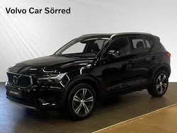 Svart Begagnad 2018 Volvo XC40 Momentum SUV | 269 900 kr (Marknadspris)