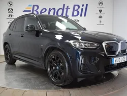 Svart Begagnad 2023 BMW iX3 M Sport SUV | 499 500 kr (Marknadspris)