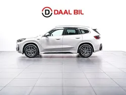 Vit Begagnad 2022 BMW X1 M Sport SUV | 499 700 kr (Marknadspris)