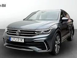 Grå Begagnad 2021 VW Tiguan Allspace R-line SUV | 409 900 kr (Lite dyr)