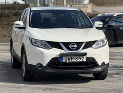 Vit Begagnad 2015 Nissan Qashqai SUV | 84 900 kr (Marknadspris)