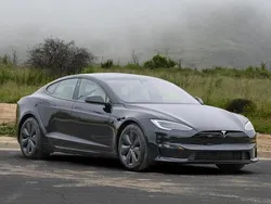 Grå Begagnad 2023 Tesla Model S Plaid Sedan | 900 000 kr