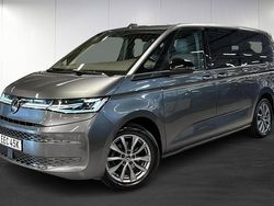 Grå (grey) Begagnad 2023 VW Multivan Minibuss | 579 900 kr (Lite dyr)
