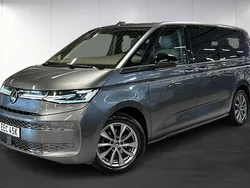 Grå (grey) Begagnad 2023 VW Multivan Minibuss | 579 900 kr (Lite dyr)
