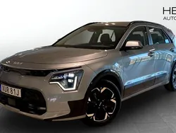 Grå (grey) Begagnad 2023 Kia e-Niro 2 SUV | 309 900 kr (Lite dyr)