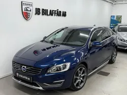 Blå Begagnad 2015 Volvo V60 Ocean Race Kombi | 184 700 kr (Marknadspris)