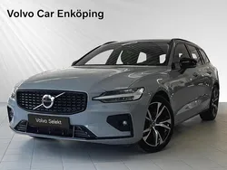 Grå Begagnad 2023 Volvo V60 Plus Kombi | 379 900 kr (Marknadspris)