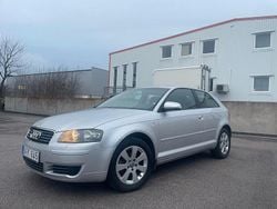 Silver metallic Begagnad 2004 Audi A3 Halvkombi | 29 900 kr (Marknadspris)