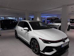 Vit Begagnad 2025 VW Golf VIII GTI Clubsport Halvkombi | 434 900 kr (Superpris)