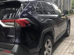 Blå Begagnad 2021 Toyota RAV4 Hybrid Executive SUV | 395 000 kr (Marknadspris)