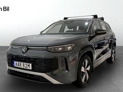 Grå Begagnad 2024 VW Tayron Life SUV | 475 000 kr