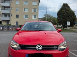 Röd Begagnad 2013 VW Polo Halvkombi | 79 900 kr (Marknadspris)